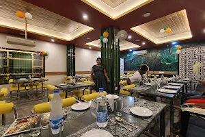 Santusht restaurant image