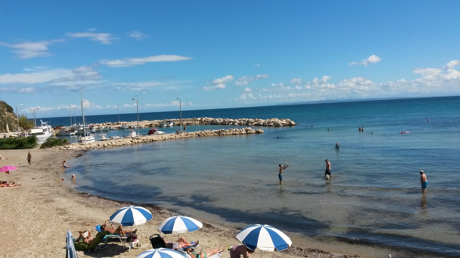 Foto af Gaidaros beach og bosættelsen