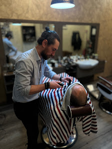 The King's Man Barbershop Viale Somalia, 162, 00199 Roma RM, Italia