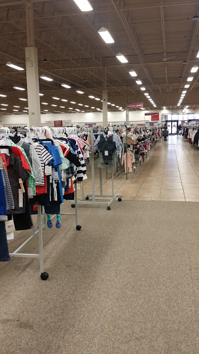 Clothing Store «Burlington Coat Factory», reviews and photos, 510 Howe Ave, Cuyahoga Falls, OH 44221, USA