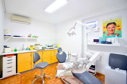 Clínica Médico Dental R.G.C. - Clínica Médico Dental en Sevilla en Castilleja de la Cuesta, Sevilla