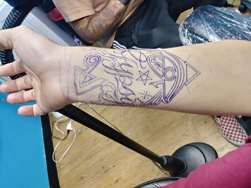 Tattoo Shop «Liquid Art Tattoo», reviews and photos, 9117 Little Rd, New Port Richey, FL 34654, USA