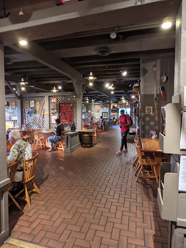 American Restaurant «Cracker Barrel Old Country Store», reviews and photos, 30 Research Dr, Milford, CT 06460, USA