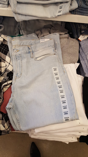 Clothing Store «Old Navy», reviews and photos, 2409 Taylor Park Dr, Reynoldsburg, OH 43068, USA