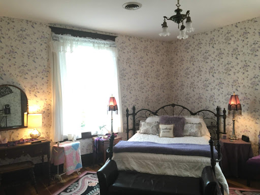 Lodge «The Farmhouse Inn», reviews and photos, 108 W Swan St, Centerville, TN 37033, USA