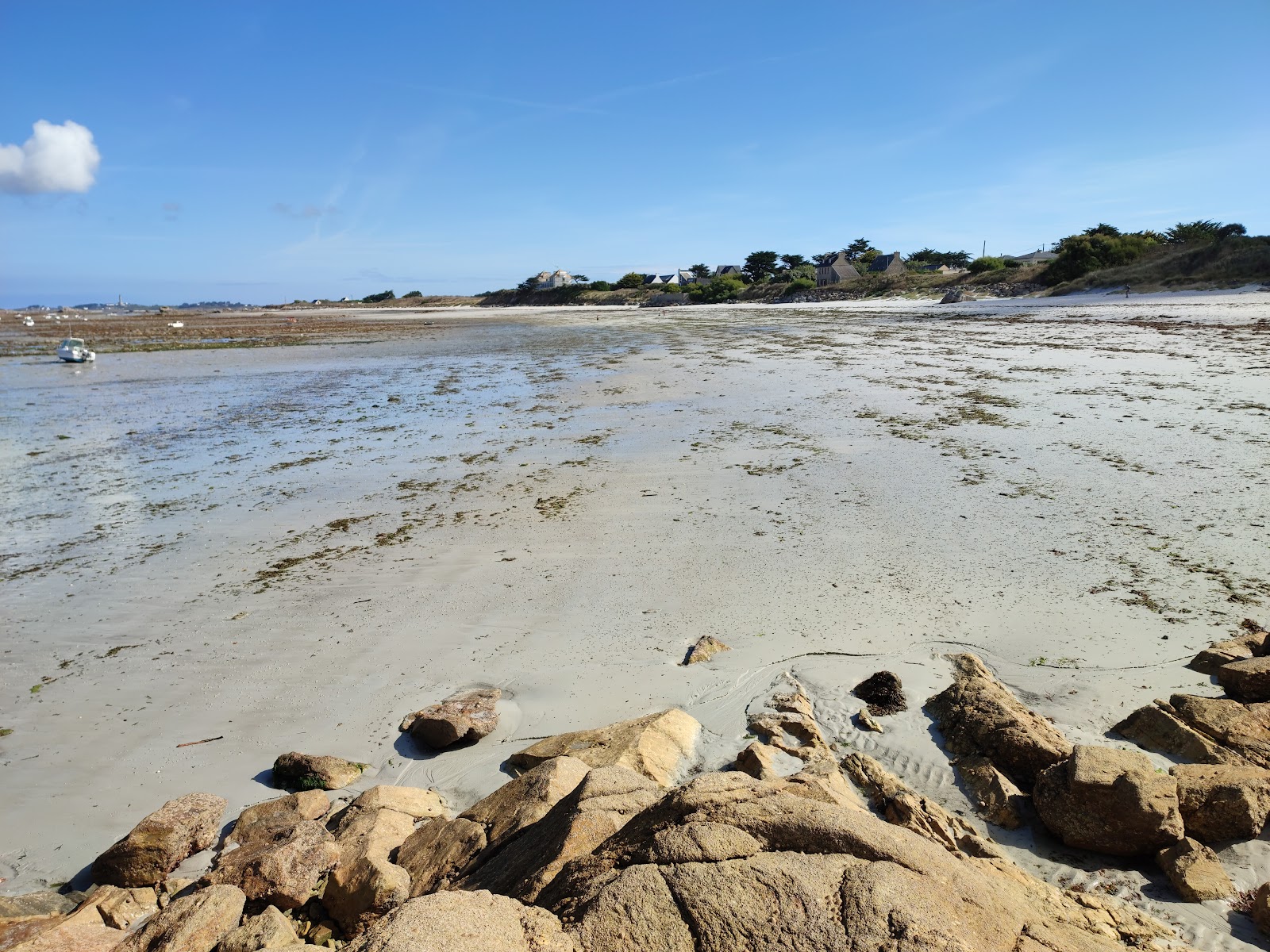 Plage du Theven'in fotoğrafı - rahatlamayı sevenler arasında popüler bir yer