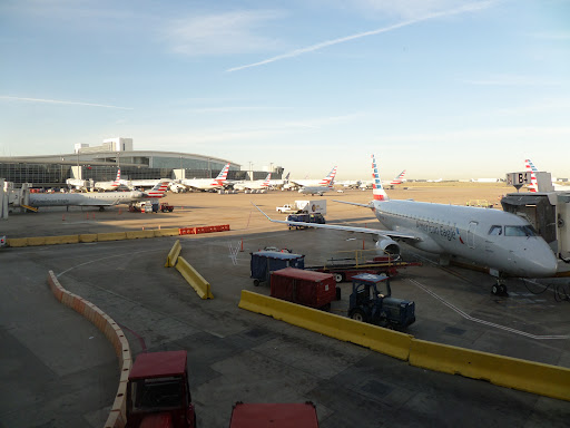 American Airlines Admirals Club, Terminal B, Gates B3-B4