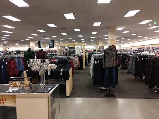 Department Store «Nordstrom Rack Burbank Empire Center», reviews and photos, 1601 N Victory Pl, Burbank, CA 91502, USA
