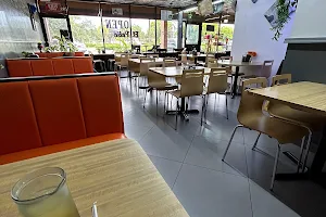 El Patio Colombian Restaurant image