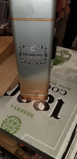 Liquor Store «Majestic Spirits-Wine & Liquor», reviews and photos, 3705 Malco Way, Memphis, TN 38125, USA