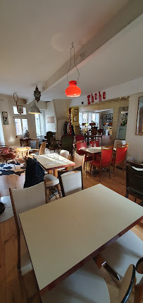 Atmosphère du Bistro Le P'tit Bazar à Le Noyer - n°6