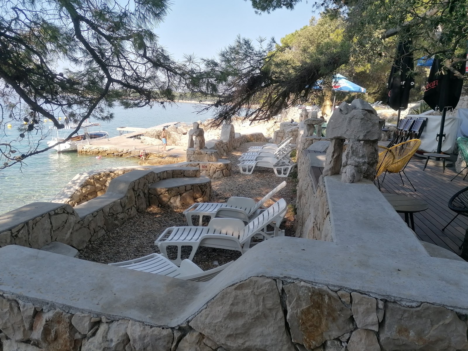 Frkanj beach'in fotoğrafı küçük koy ile birlikte