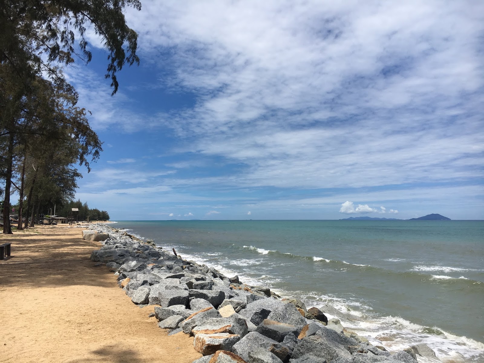 Photo of Mengabang Telipot Beach with very clean level of cleanliness