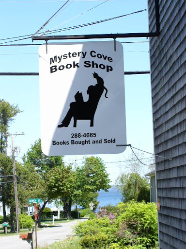 Used Book Store «Mystery Cove Book Shop», reviews and photos, 1 Dewey St, Bar Harbor, ME 04609, USA