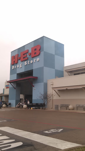 Grocery Store «H-E-B Grocery», reviews and photos, 2108 N Frazier St, Conroe, TX 77301, USA