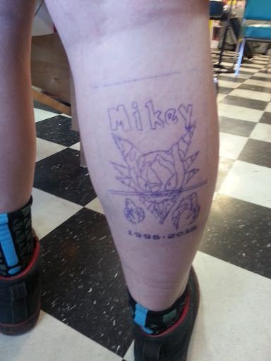 Tattoo Shop «Hot Rod Betties Tattoo», reviews and photos, 940 Edgewater St NW, Salem, OR 97304, USA