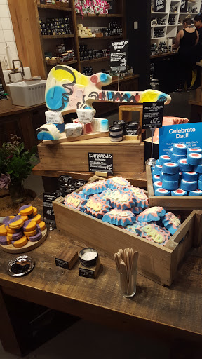 Cosmetics Store «LUSH», reviews and photos, 1961 Chain Bridge Rd, McLean, VA 22102, USA