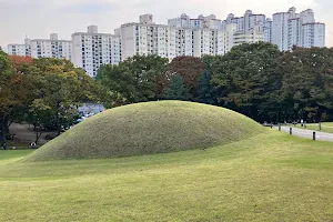 Seoul Bangi-dong Ancient Tombs image