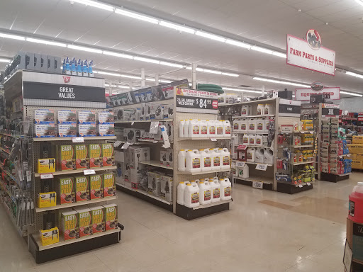 Home Improvement Store «Tractor Supply Co.», reviews and photos, 405 E Clifty Dr, Madison, IN 47250, USA