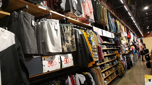 Clothing Store «Zumiez», reviews and photos, 670 Park City Center, Lancaster, PA 17601, USA