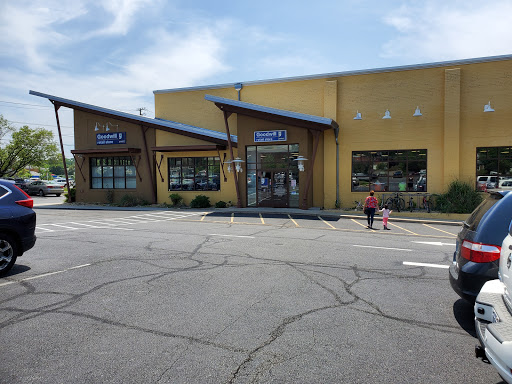 Thrift Store «Goodwill Retail Store & Donation Center», reviews and photos, 2936 Annandale Rd, Falls Church, VA 22042, USA