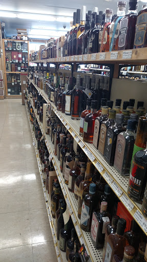 Liquor Store «Vas Foremost Liquors», reviews and photos, 2300 N Milwaukee Ave, Chicago, IL 60647, USA