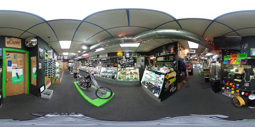 Tobacco Shop «Knuckleheads Tobacco & Gifts», reviews and photos, 550 State St, Madison, WI 53703, USA