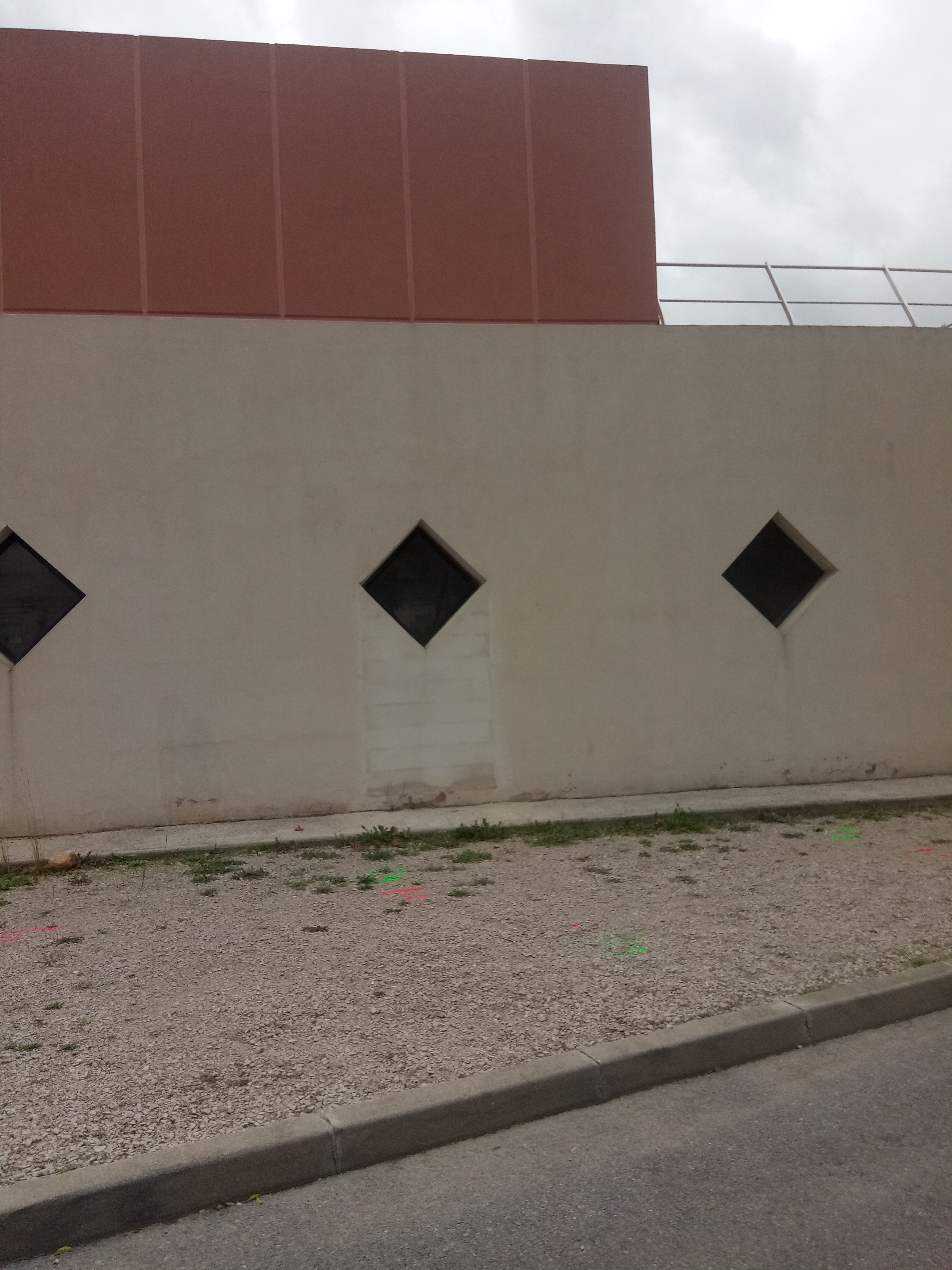 Photo n° 22 de l'avis de Estranged.l fait le 27/11/2019 à 20:09