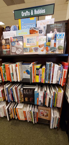 Book Store «Barnes & Noble», reviews and photos, 5132 W Saginaw Hwy, Lansing, MI 48917, USA