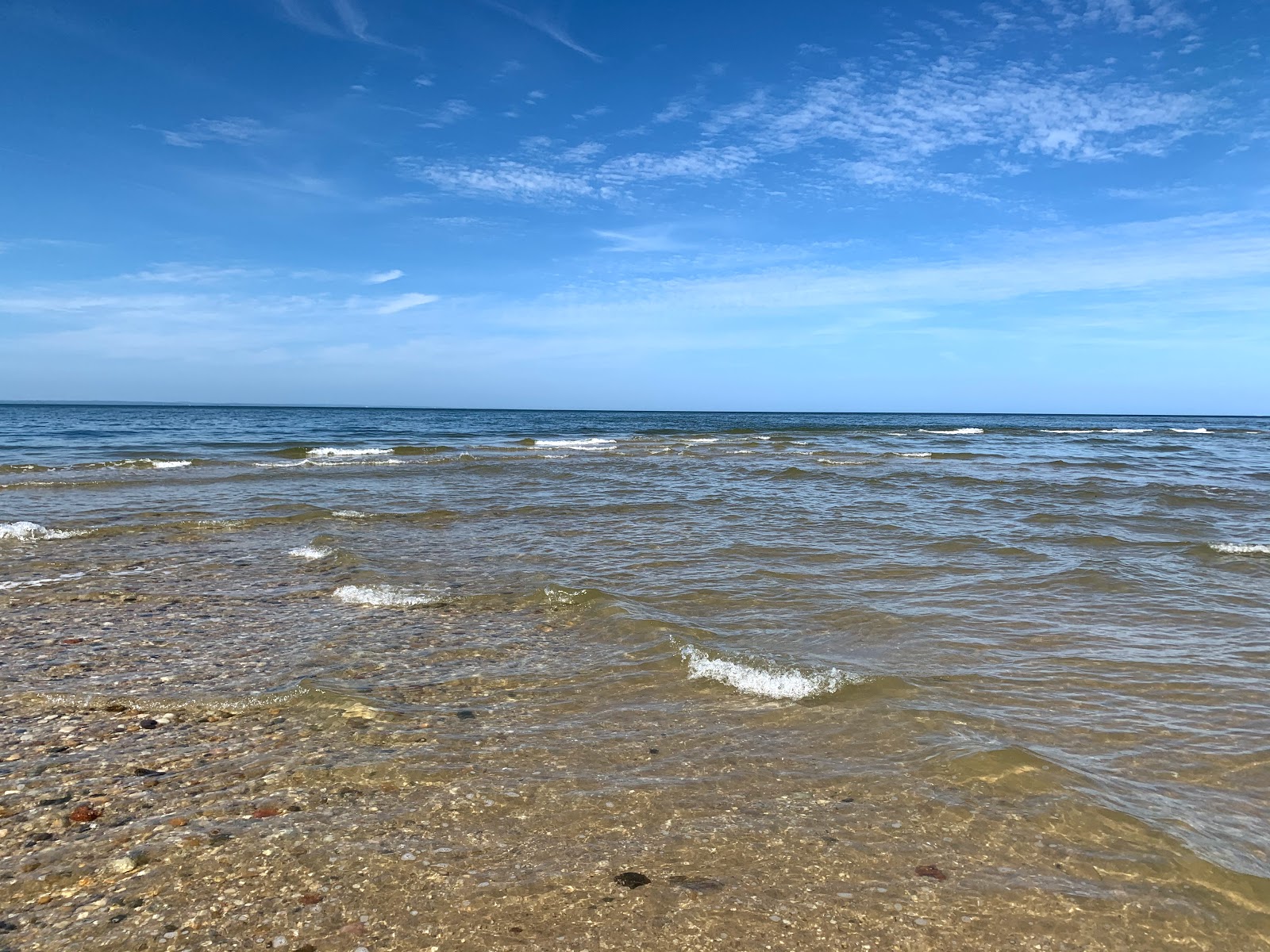 Foto av Crab Meadow Beach med blå rent vatten yta