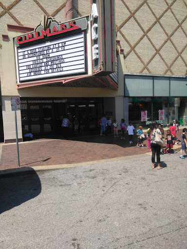 Movie Theater «Cinemark Palace At The Plaza», reviews and photos, 526 Nichols Rd, Kansas City, MO 64112, USA