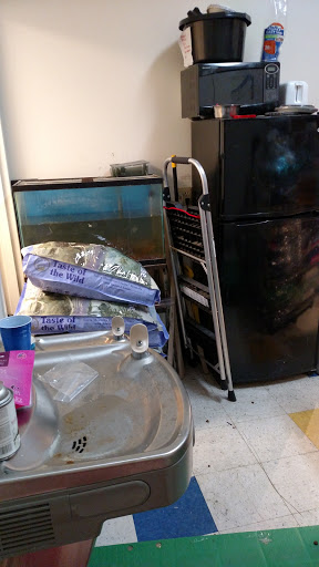 Pet Supply Store «Pet Valu», reviews and photos, 1525 Genntown Dr, Lebanon, OH 45036, USA