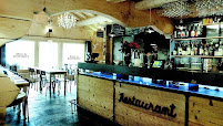 Atmosphère du Restaurant français Le Café Comptoir à Vallorcine - n°16