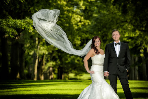 Bridal Shop «Bella Bianca Bridal», reviews and photos, 17W527 E Roosevelt Rd, Oakbrook Terrace, IL 60181, USA