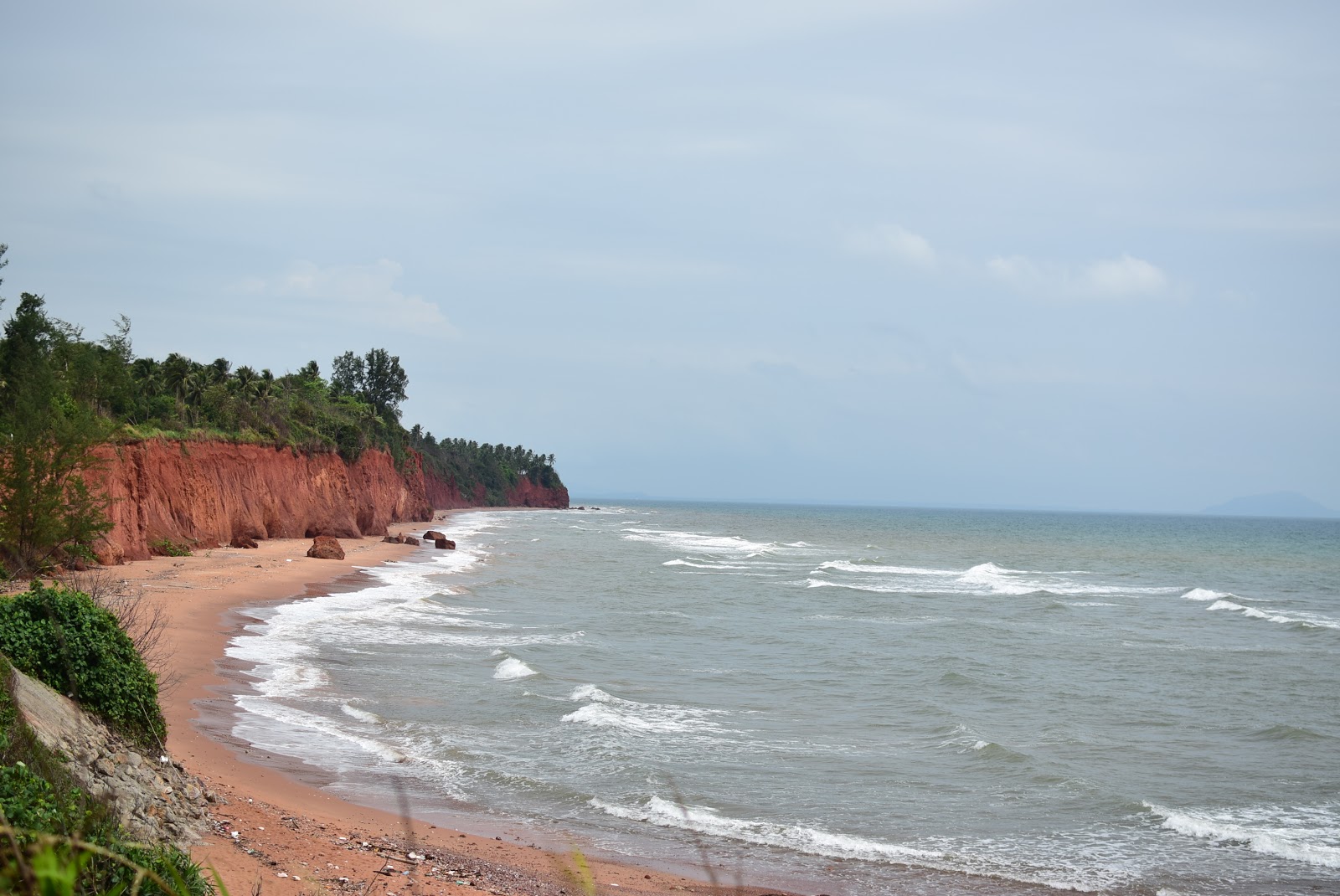 Fotografija Pha Daeng beach z prostorna obala