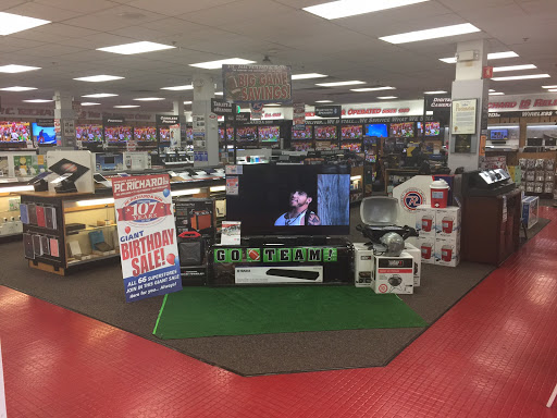 Appliance Store «P.C. Richard & Son», reviews and photos, 113-14 Queens Blvd, Forest Hills, NY 11375, USA