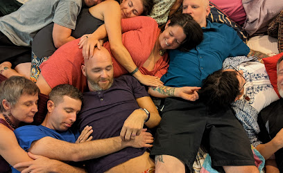 HoldmeAVL - Professional Cuddling in Asheville ; Therapeutic Touch : Cuddle Parties