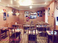 Atmosphère du Restaurant thaï Le Commerce Brasserie et Restaurant Thaïlandais à Châtillon - n°16