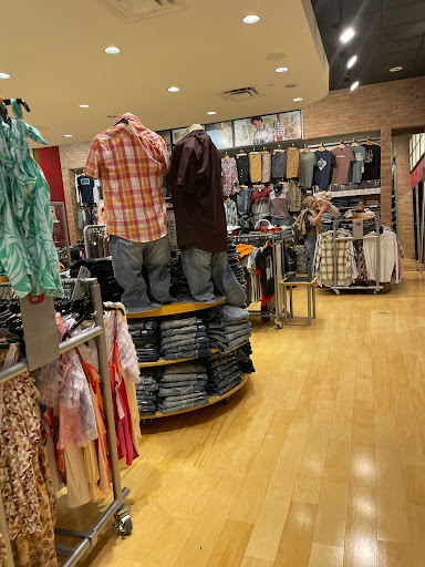 Clothing Store «Buckle», reviews and photos, 2615 Medical Center Pkwy Ste 1340, Murfreesboro, TN 37129, USA