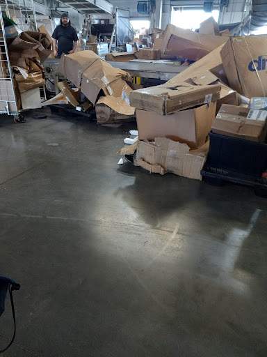 Shipping and Mailing Service «FedEx Ship Center», reviews and photos, 21600 Melrose Ave, Southfield, MI 48075, USA