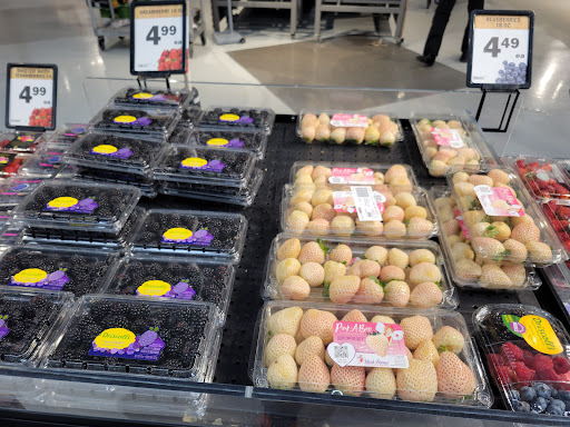 Grocery Store «Meijer», reviews and photos, 3883 E Grand River Ave, Howell, MI 48843, USA