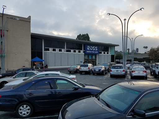 Clothing Store «Ross Dress for Less», reviews and photos, 13750 Riverside Dr, Sherman Oaks, CA 91423, USA