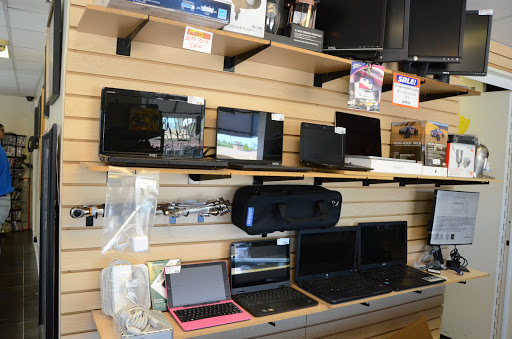 Pawn Shop «Sterling & Knight Jewelry & Pawn», reviews and photos, 109 E St Charles Rd, Villa Park, IL 60181, USA