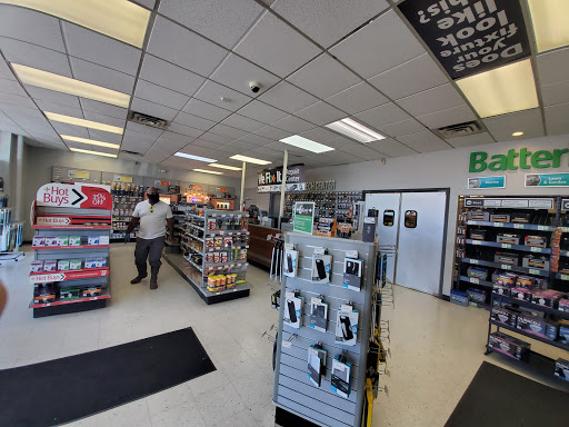 Car Battery Store «Batteries Plus Bulbs», reviews and photos, 6554 E 41st St, Tulsa, OK 74145, USA