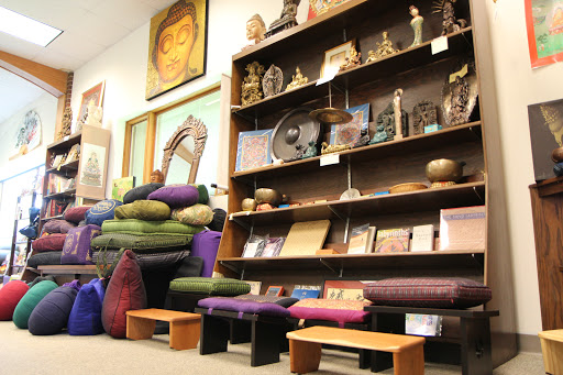 Book Store «Quest Book Shop», reviews and photos, 306 Geneva Rd, Wheaton, IL 60187, USA