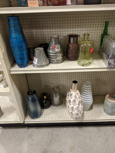 Home Goods Store «At Home», reviews and photos, 5901 Mercury Dr, Dearborn, MI 48126, USA