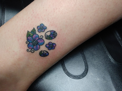 Tattoo Shop «Catch 22 Tattoo», reviews and photos, 1505 Madison Ave, Painesville, OH 44077, USA