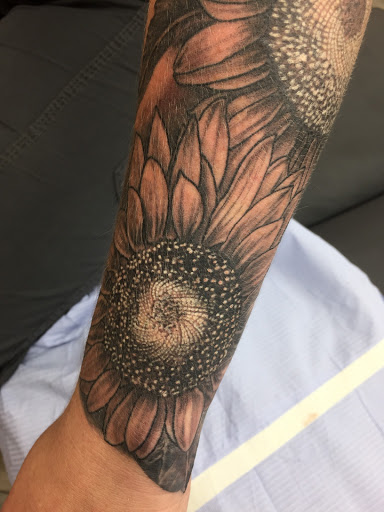 Tattoo Shop «Diamond Mind Tattoo», reviews and photos, 53 Main St, Buzzards Bay, MA 02532, USA