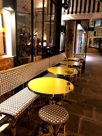 Atmosphère du Restaurant français Chez Monsieur à Paris - n°18