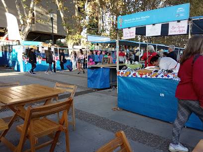 Feria Manos de San Martín en la Plaza Central
